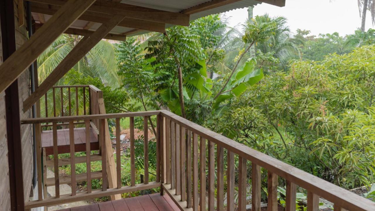 Valerie Emanuel Apartments Bocas del Toro Exterior photo