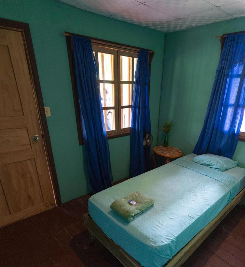 Valerie Emanuel Apartments Bocas del Toro Exterior photo