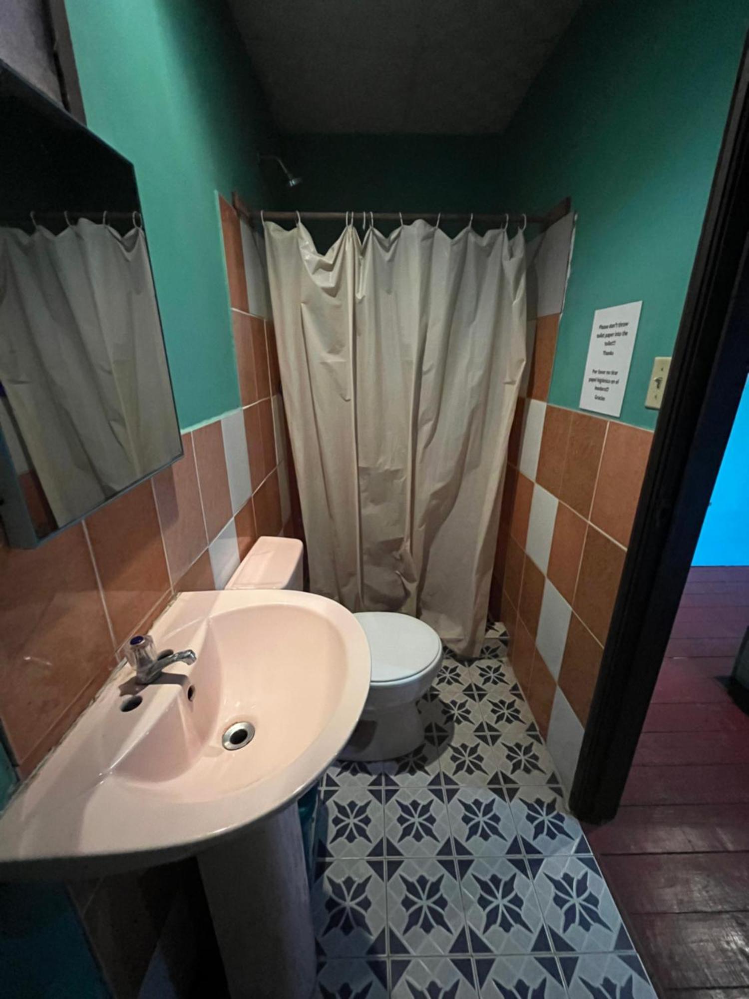 Valerie Emanuel Apartments Bocas del Toro Exterior photo