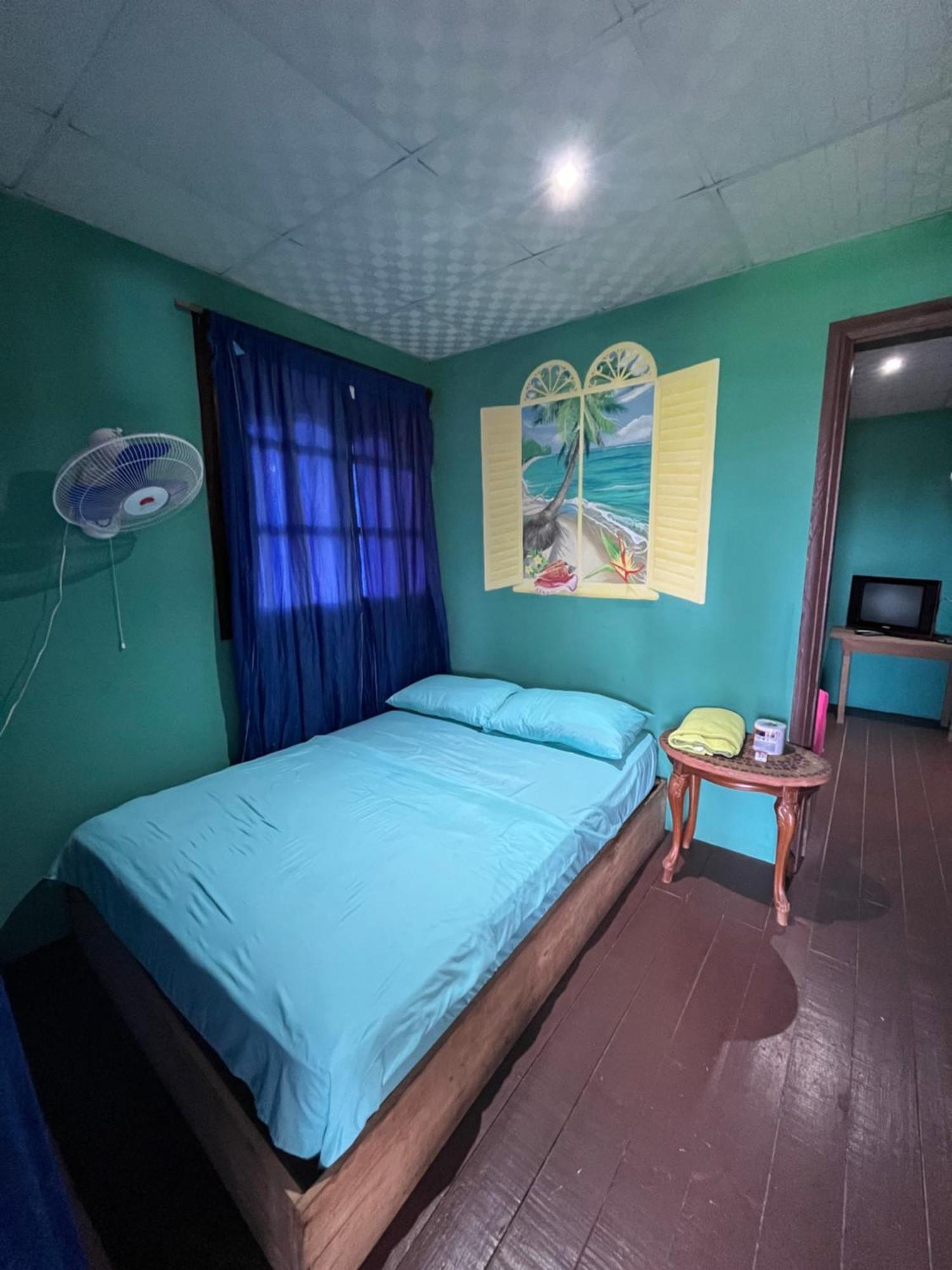 Valerie Emanuel Apartments Bocas del Toro Exterior photo