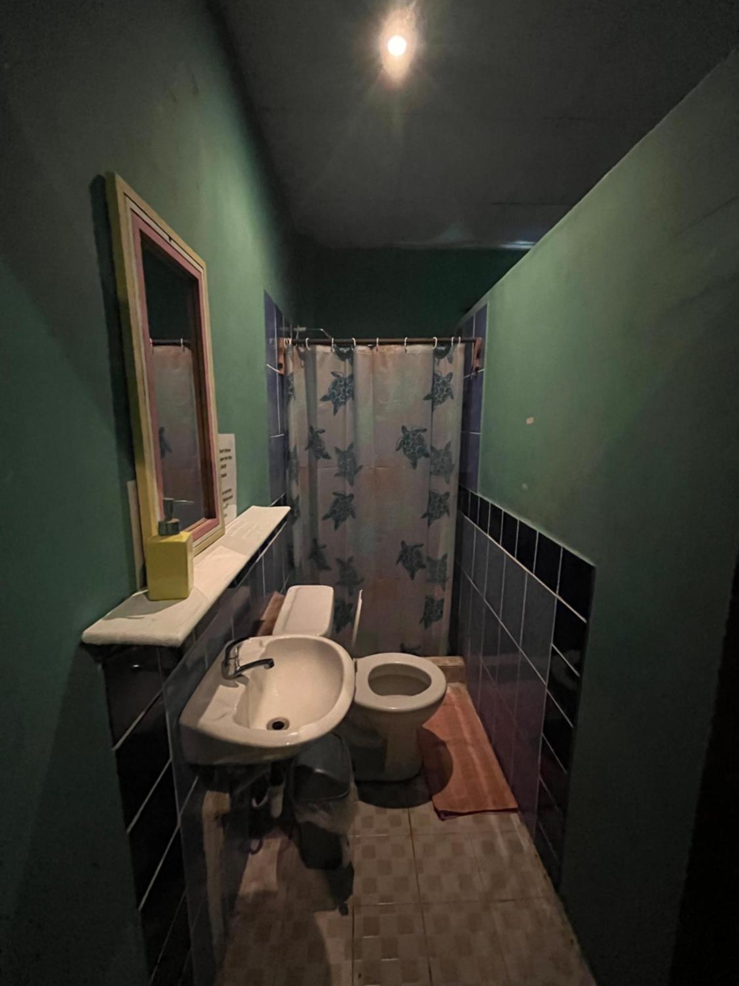 Valerie Emanuel Apartments Bocas del Toro Exterior photo