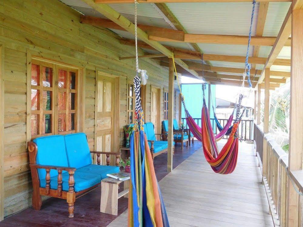 Valerie Emanuel Apartments Bocas del Toro Exterior photo