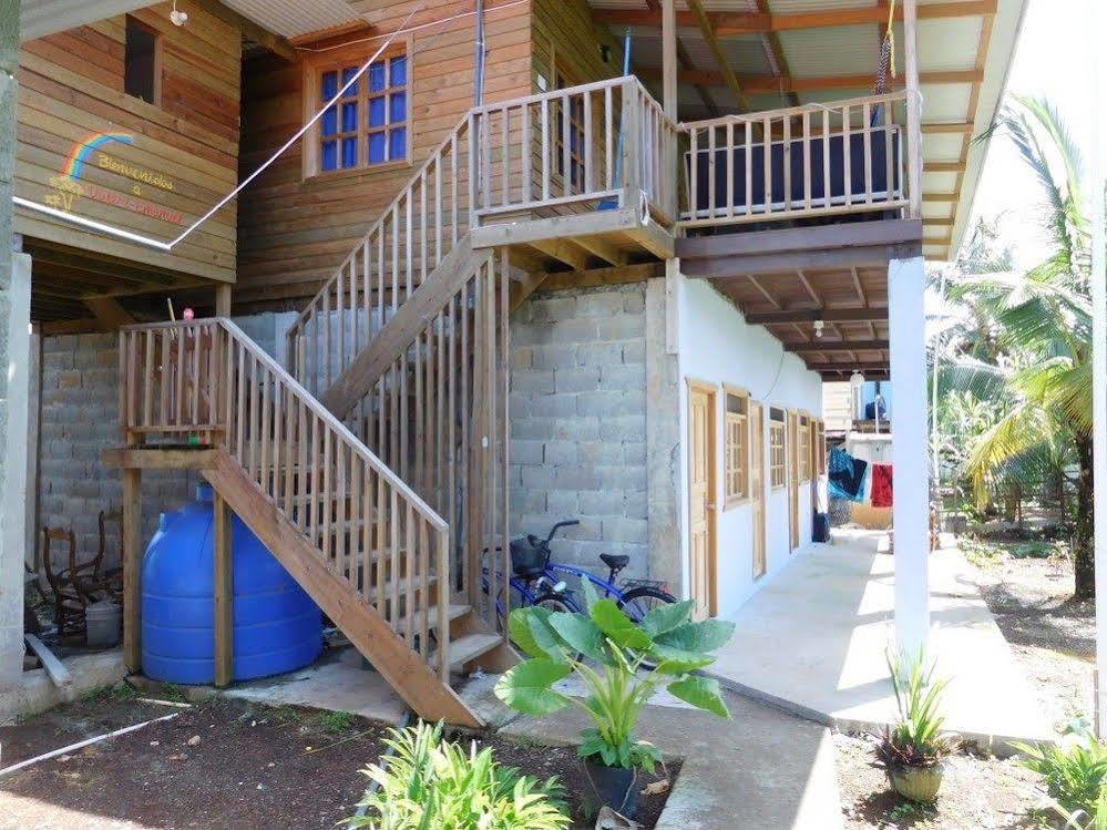 Valerie Emanuel Apartments Bocas del Toro Exterior photo